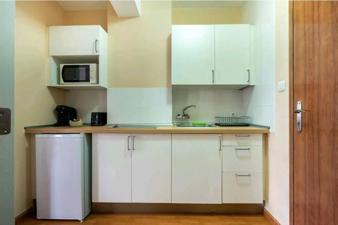Apartamentos 托雷德尔马尔 0*,